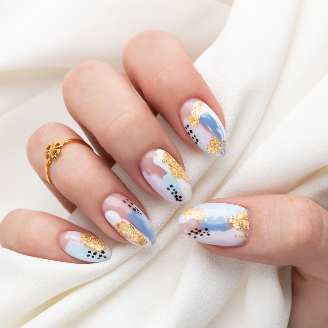 TOP 7 wakacyjnych wzorków na paznokcie. W tych pomysłach na letni manicure zakochasz się od razu